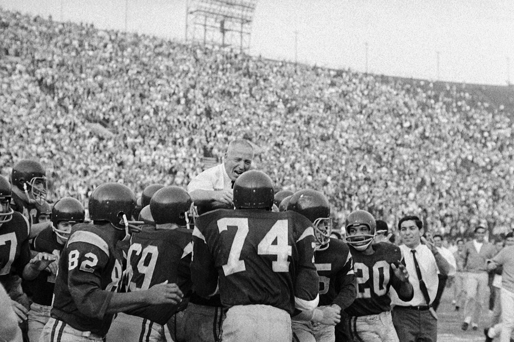 Notre Dame vs. USC: The Rivalry in Photos