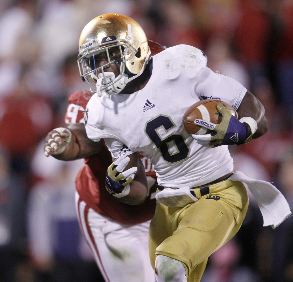 No. 5 Irish Defeat No. 8 Oklahoma, 30-13, to Stay Perfect (AP)