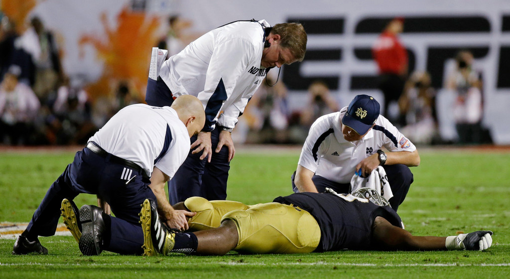 Irish Title Hopes Halted By Crimson Tide, 42-14 (AP)