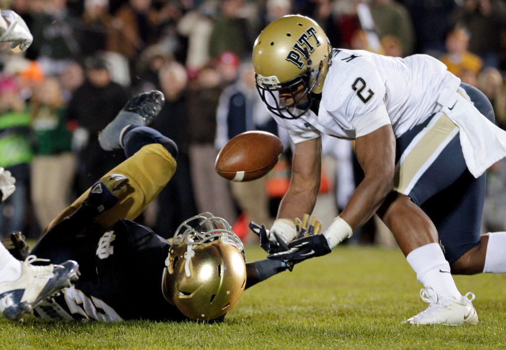 No. 4 Notre Dame Fights Back to Defeat Pitt 29-26 in Third OT (AP)