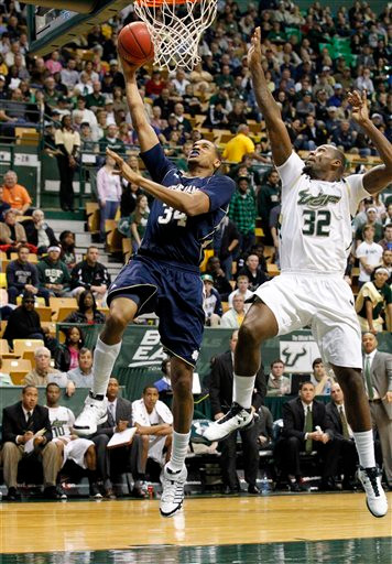 AP Photos: No. 8 Notre Dame at USF