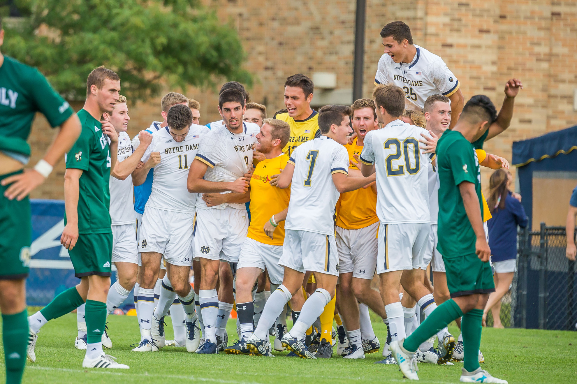 #10 Irish Outlast Cal Poly 2-1 Behind Farina Brace #10 Irish Outlast Cal Poly 2-1 Behind Farina Brace