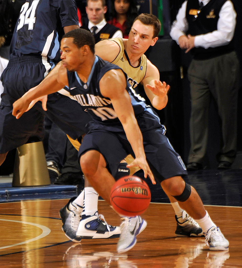 High Scoring Leads No. 8 Irish Past No. 19 Villanova, 93-72 (AP)