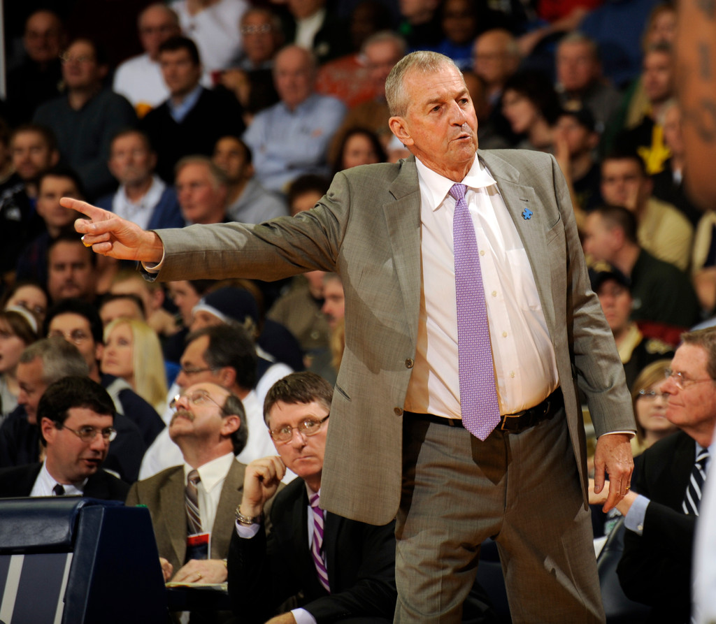 Notre Dame Stopped By No. 17 UConn, 67-53 (AP)