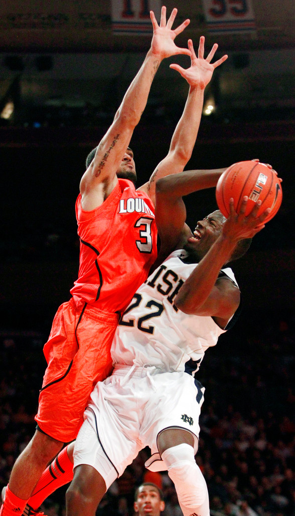 No. 23 Notre Dame Drops 64-50 Semifinal to Louisville (AP)
