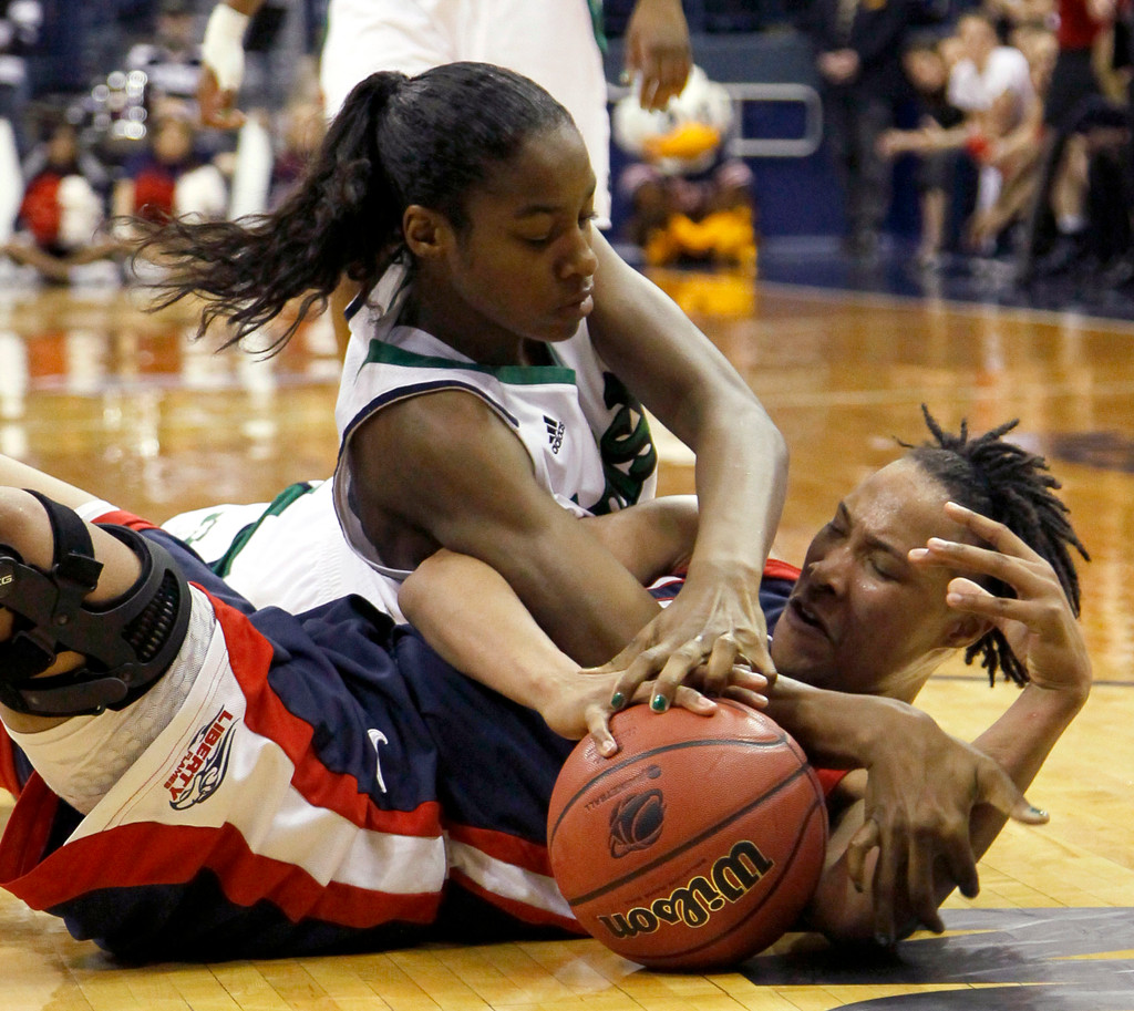 #4 Notre Dame Overwhelms Liberty in First Round, 74-43 (AP)