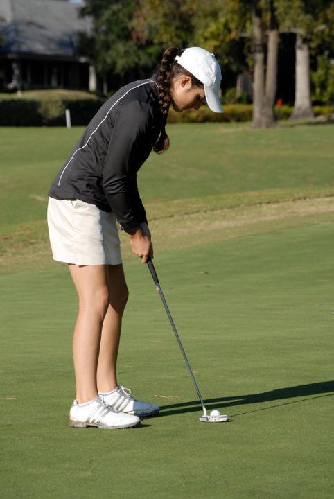 Freshman Ashley Armstrong tied for 15th at the Clover Cup tournament with a 54-hole total of 224.