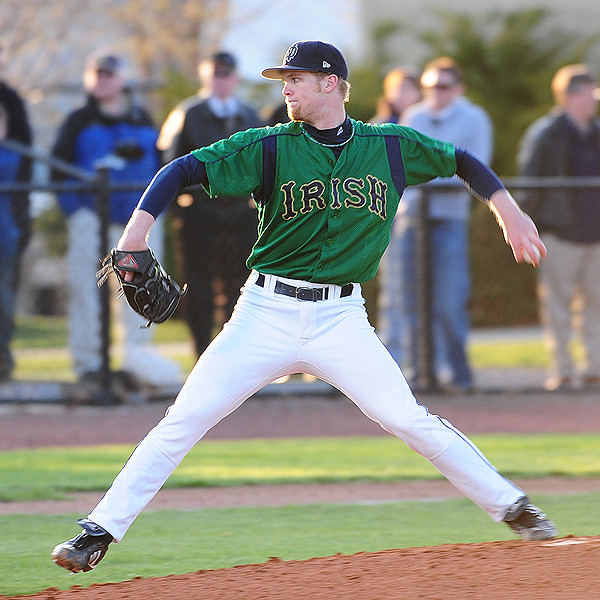 Irish Baseball Splits Doubleheader Against Michigan