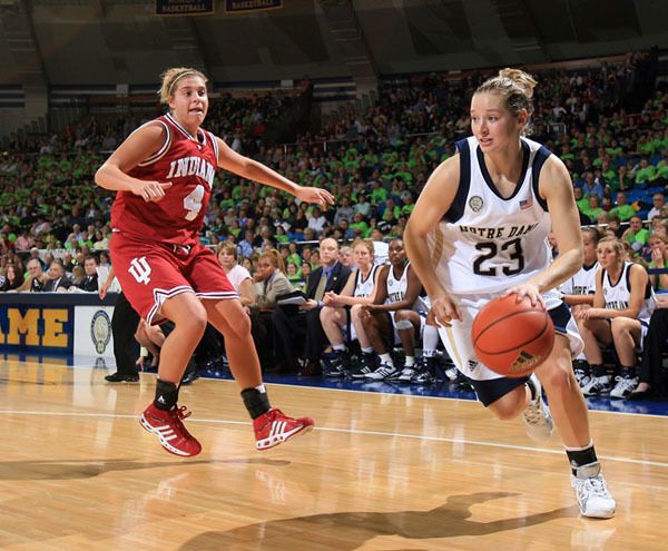 Freshman guard Melissa Lechlitner came off the bench to score 16 points and dish out a team-high four assists as Notre Dame won its fifth consecutive game with an 82-65 victory at Providence on Saturday.