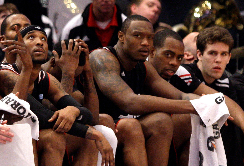 AP Photos: No. 4 Notre Dame vs. No. 25 Cincinnati