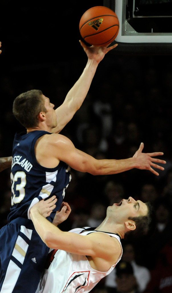 Men's Basketball vs. Louisville, 2/28/2008 (AP)