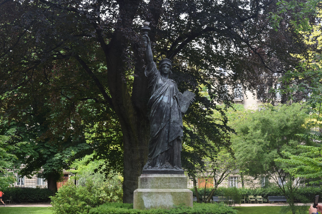 Irish Abroad In France: Paris, Part II