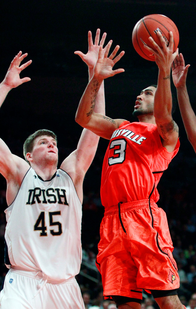 No. 23 Notre Dame Drops 64-50 Semifinal to Louisville (AP)