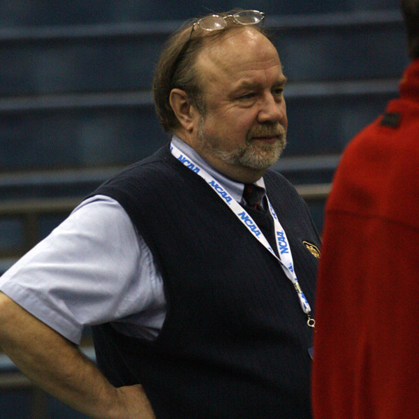 Fighting Irish Fan Chat – Feb. 10 Head coach Janusz Bednarski has led the Notre Dame fencing team to three national championships, joining legendary Fighting Irish football coaches Knute Rockne and Frank Leahy and famed fencing skipper Michael DeCicco as the only coaches ever to lead their Notre Dame programs to three titles.