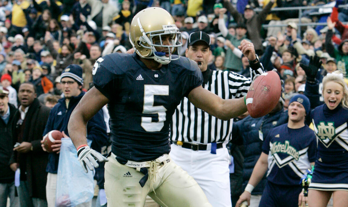 Quinn Leads Irish Past Tar Heels Rhema McKnight celebrates as he scores a second quarter touchdown.