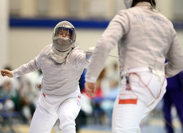 Irish Men Post 10-0 Record At Notre Dame Duals Junior Bill Thanhouser was 9-0 in the sabre on Sunday at the Notre Dame Duals.