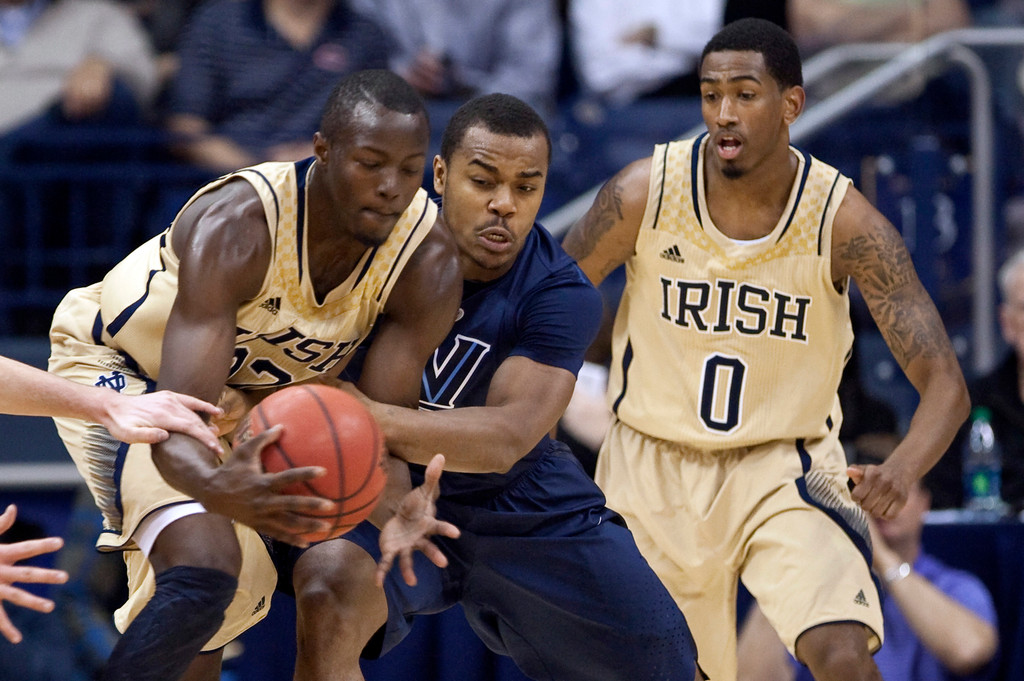 Notre Dame Gets By Villanova, 65-60 (AP)