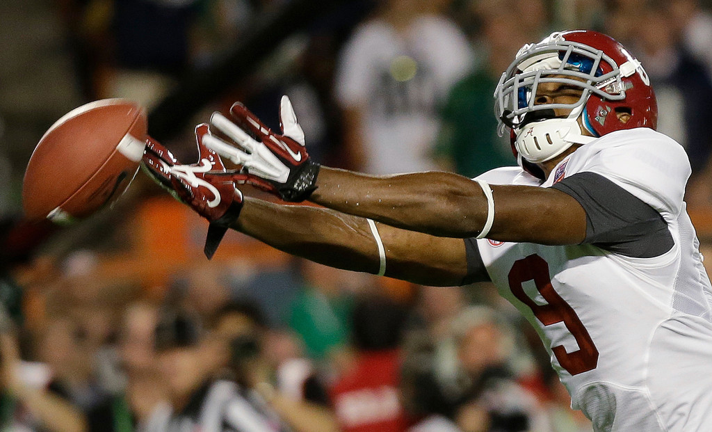 Irish Title Hopes Halted By Crimson Tide, 42-14 (AP)