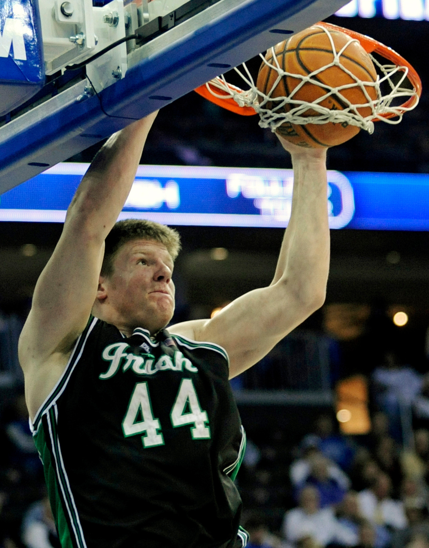 Huskies Sneak by Irish Men Notre Dame Seton Hall Basketball