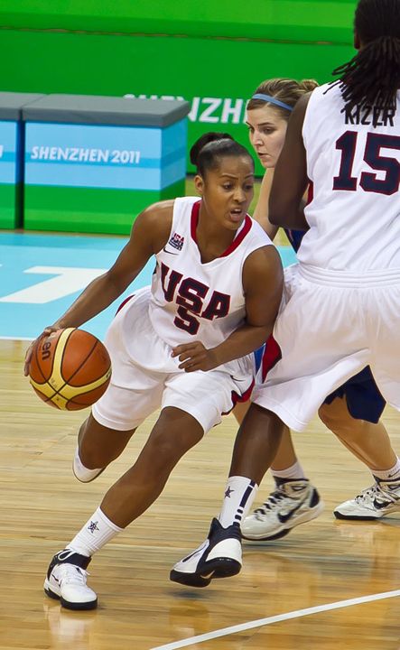 Notre Dame junior All-America guard Skylar Diggins chalked up game highs of 13 points, six steals and four assists as the USA World University Games Team completed group play with an 85-33 win over Great Britain on Tuesday night in Shenzhen, China.
