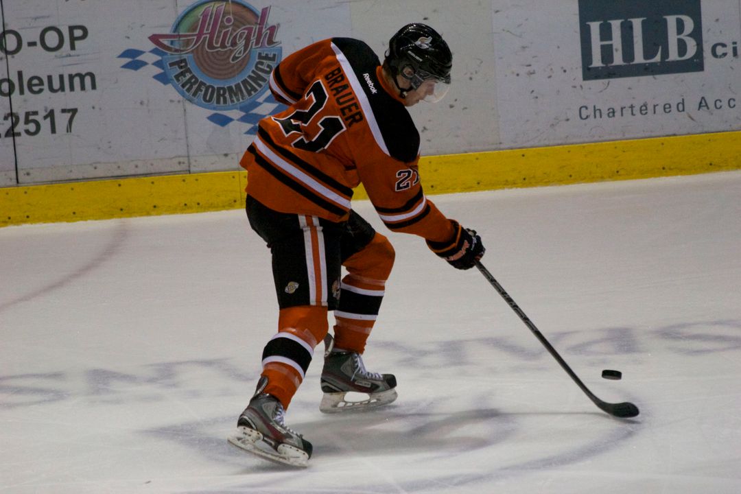 Joining the Irish hockey roster for 2014-15 is 6-3, 209-pound right wing Bo Brauer who played last season with the Nanaimo Clippers of the British Columbia Hockey League.