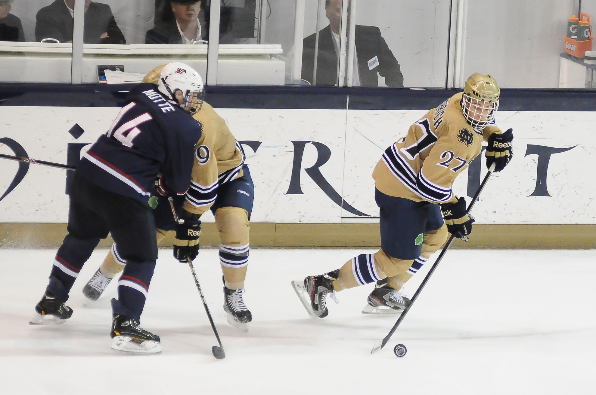 Irish Win CCHA Title With A 3-1 Win Over Michigan Sophomore right wing Austin Wuthrich scored the game-winning goal just 29 seconds into the third period as the Irish defeated Michigan, 3-1, in the CCHA Championship game.