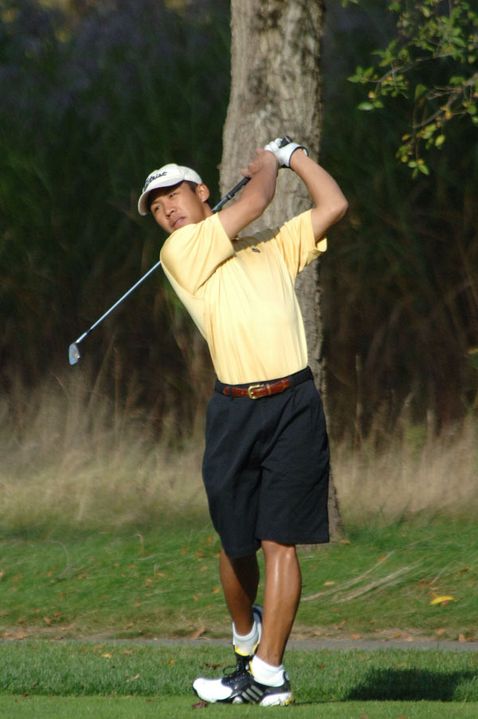 Sophomore Carl Santos-Ocampo had one of the memorable moments of the inaugural Fighting Irish Gridiron Golf Classic, acing the par-3 fourth hole during the opening round.