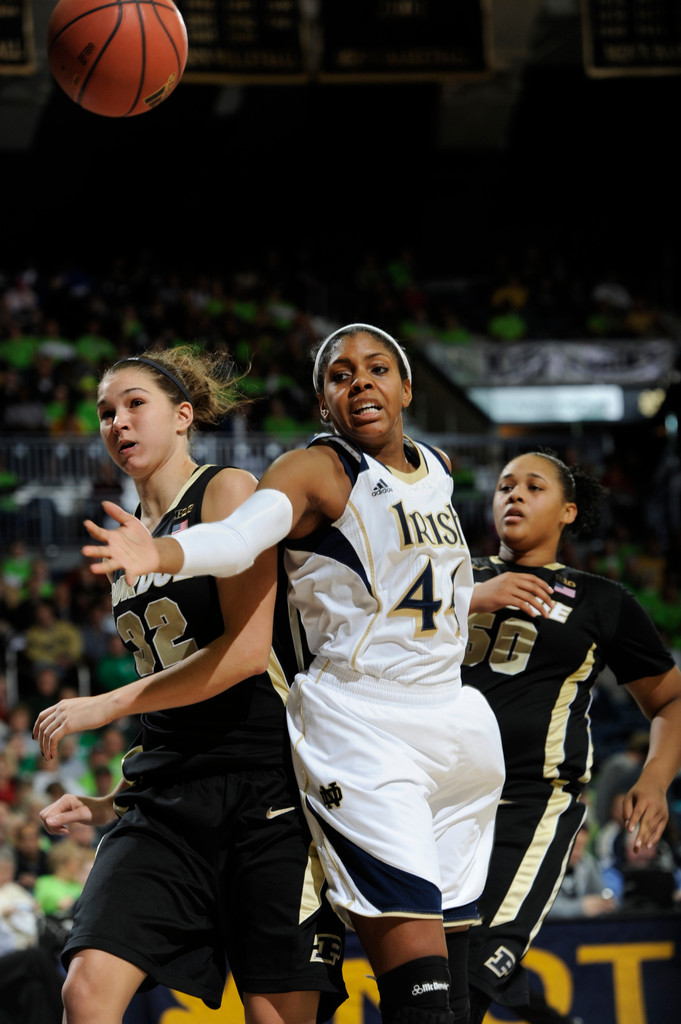 No. 5 Notre Dame Overpowers No. 11 Purdue, 74-47 (AP)