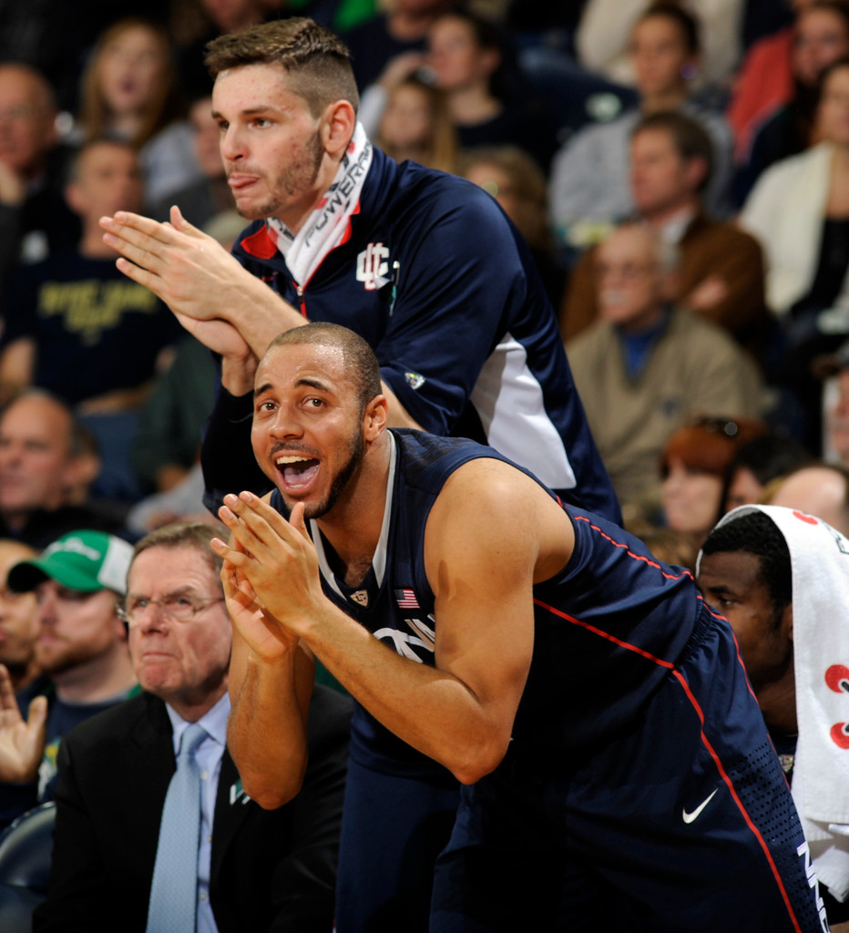 #17/16 Irish Fall To Huskies, 65-58 (AP)