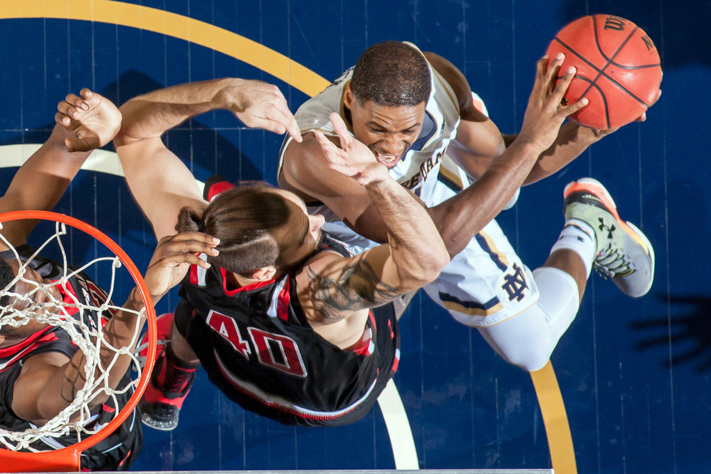 Notre Dame 87, St. Francis 56