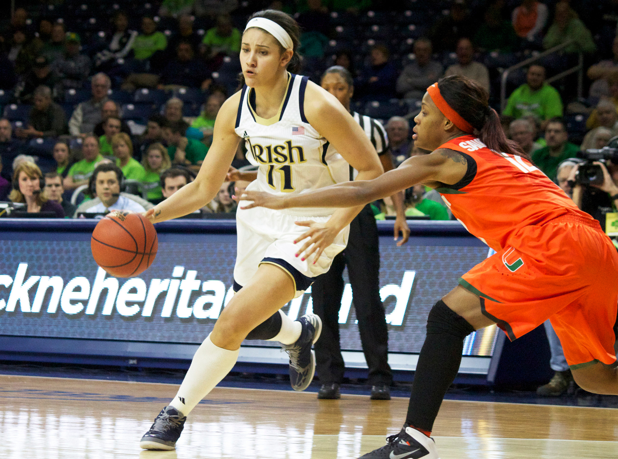Natalie Achonwa Named To 11th Annual ACC Women’s Basketball Legends Class Natalie Achonwa ('14), a two-time All-America forward who helped lead Notre Dame to a 138-15 (.902) record and four consecutive NCAA Women's Final Fours during her career, will represent the Fighting Irish as part of the 2015 ACC Women's Basketball Legends Class announced Tuesday.