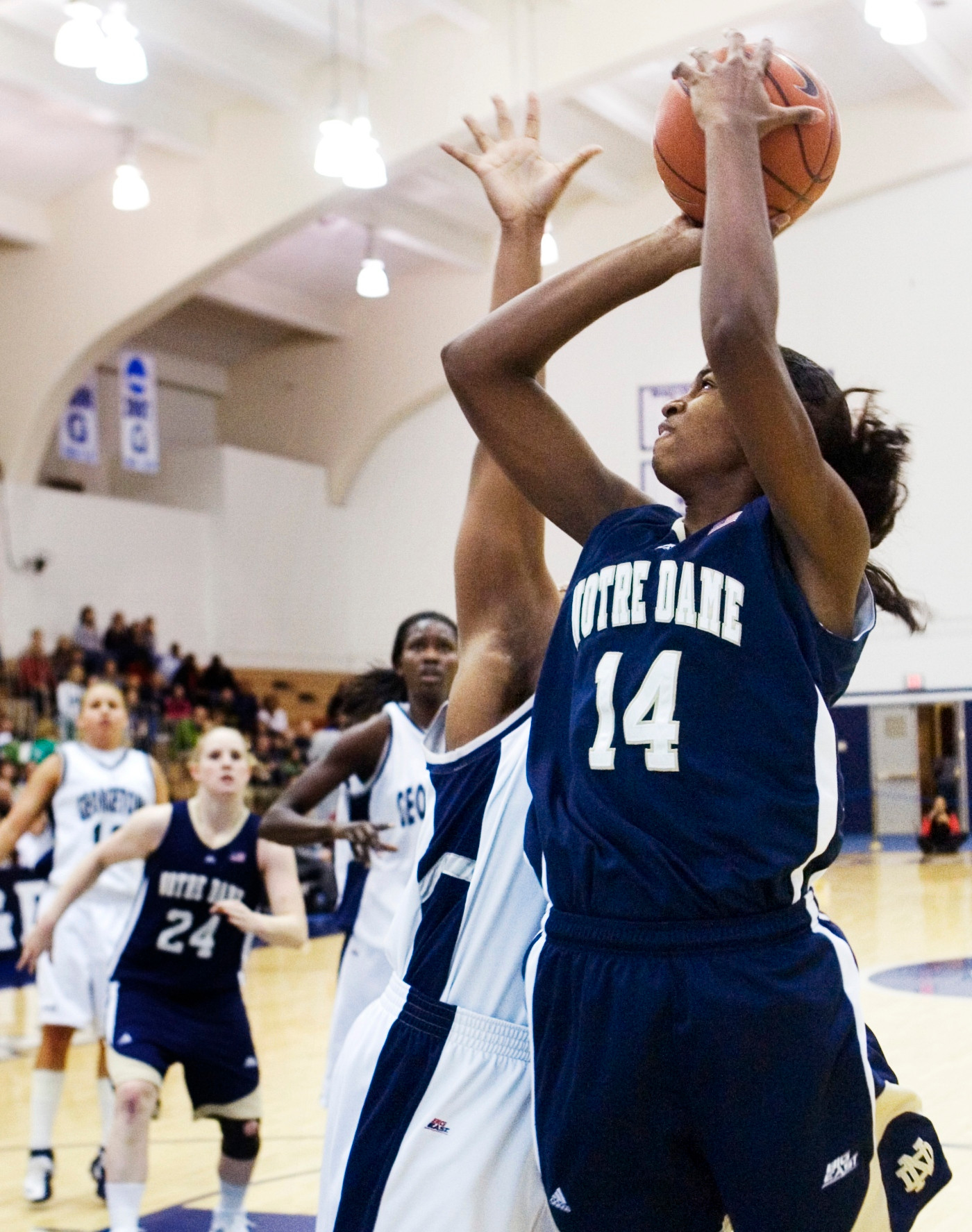 #17/15 Notre Dame Lights Up Scoreboard In 104-86 Victory Over Georgetown Notre Dame Georgetown Basketball