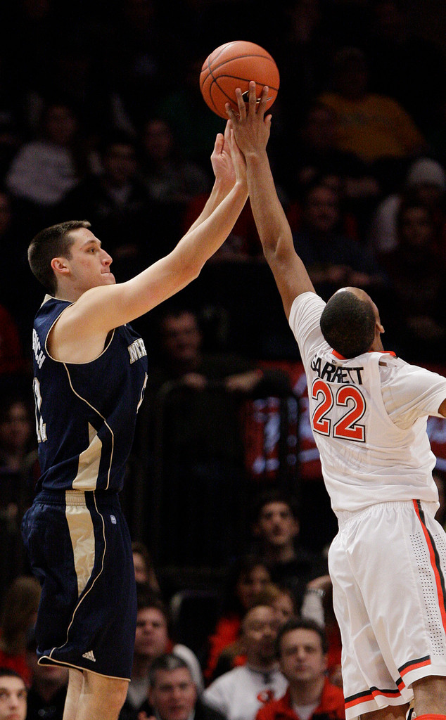 No. 20 Notre Dame Surprised By St. John's, 61-58 (AP)