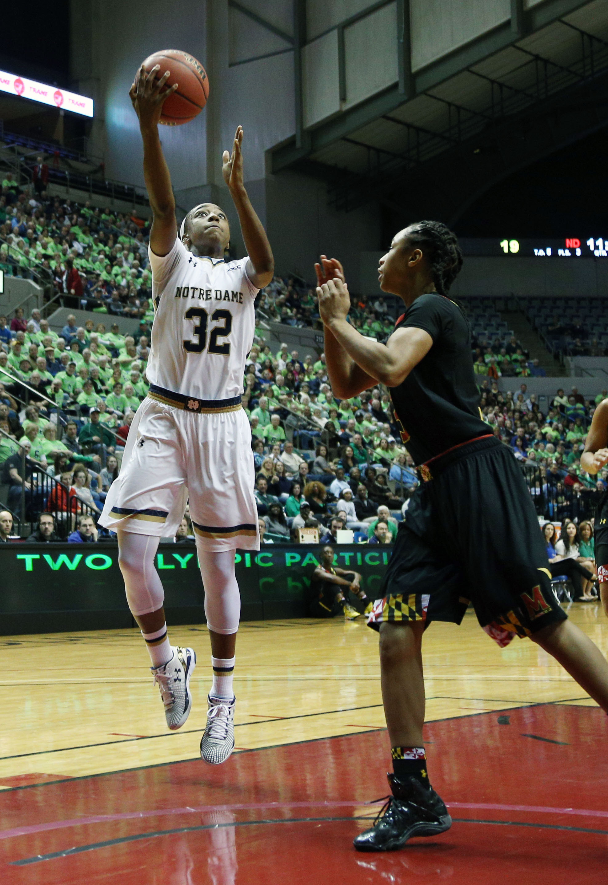 Loyd Leads #2/1 Irish Past #15/10 Maryland, 92-72 Jewell Loyd collected game highs of 27 points, eight rebounds and six assists as #2/1 Notre Dame defeated #15/10 Maryland, 92-72 on Wednesday in the ACC/Big Ten Challenge at the Allen County War Memorial Coliseum in Fort Wayne, Indiana.