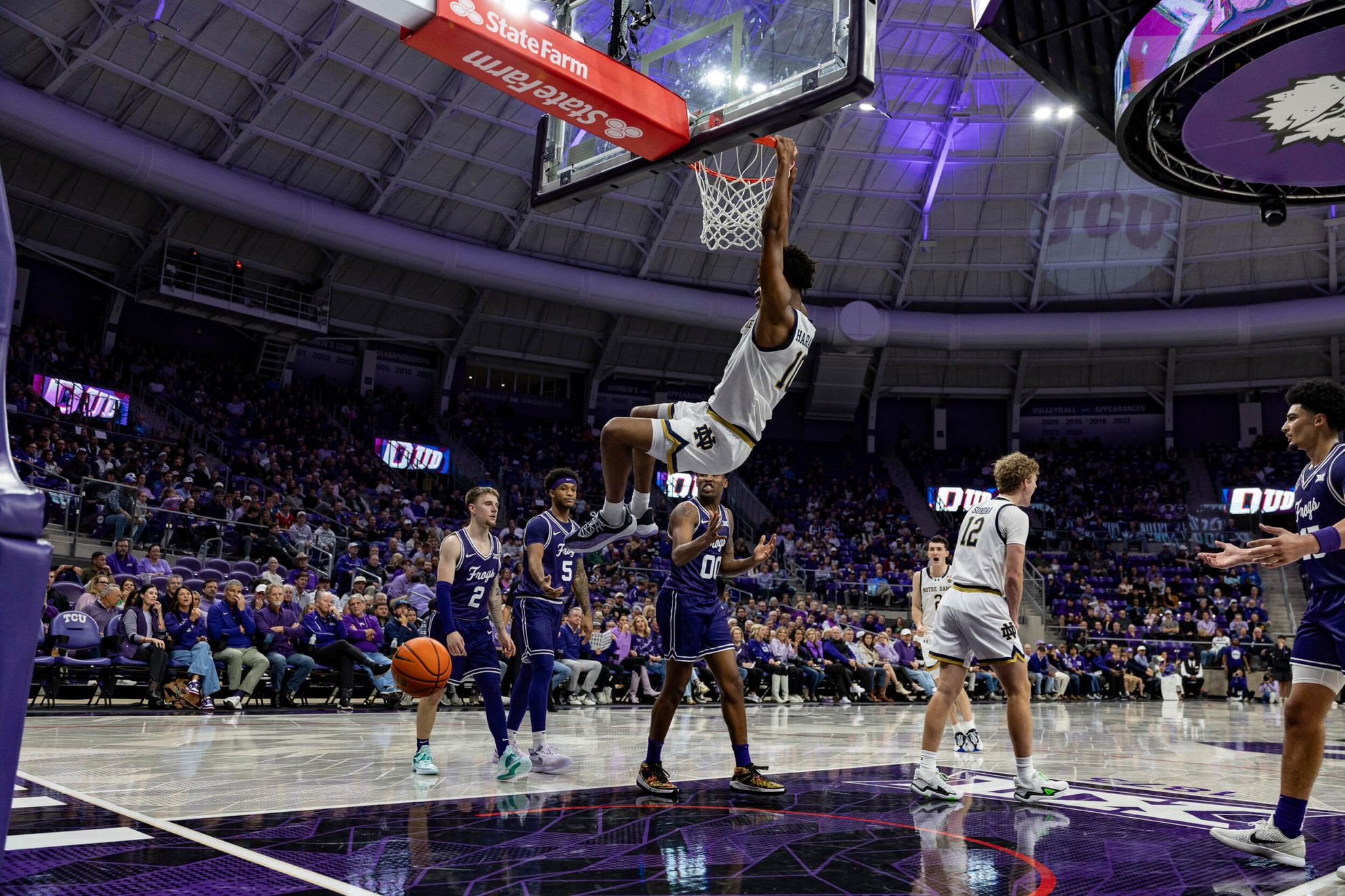 11. Know Before You Go, Irish vs. Idaho 251205-ND-MBB2526