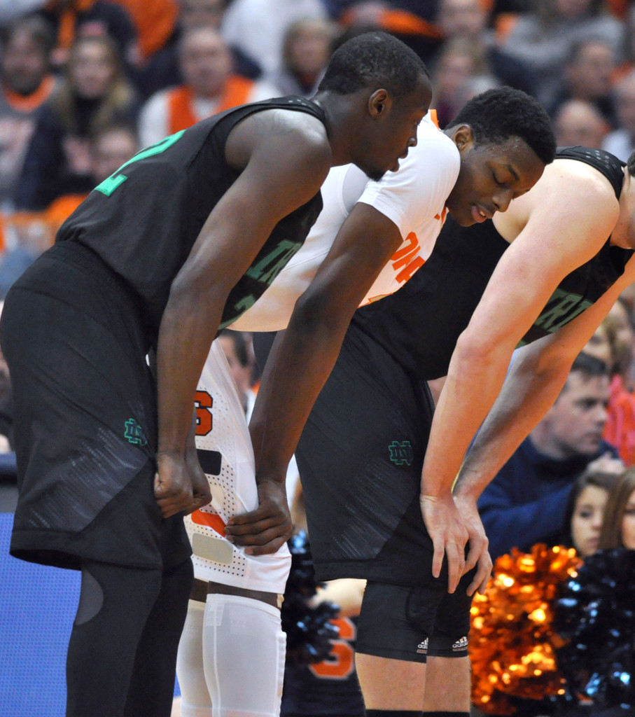 No. 25 Notre Dame Falls To No. 9 Syracuse, 63-47 (AP)