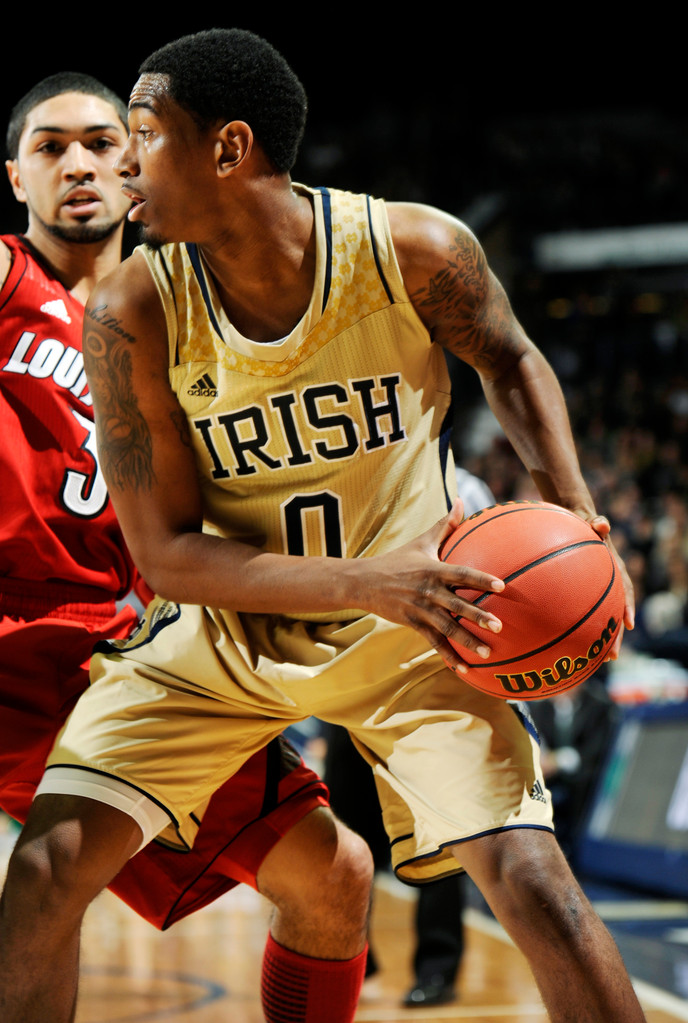 No. 25 Notre Dame beats No. 11 Louisville in 5OT (AP)
