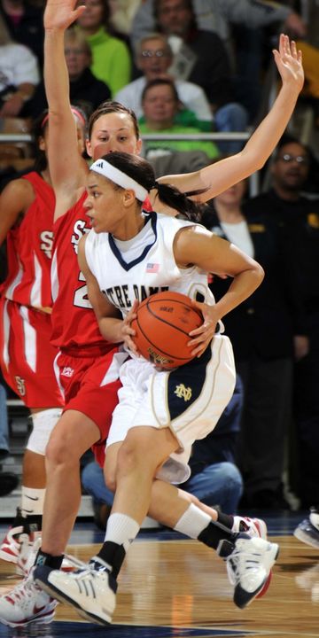 Ashley Barlow led Notre Dame with 18 points. (File Photo)