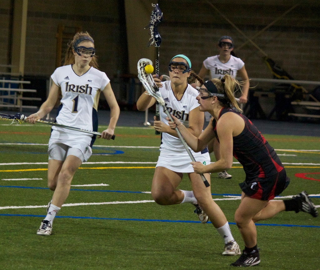 Women's Lacrosse Beats Cincinnati, 25-1