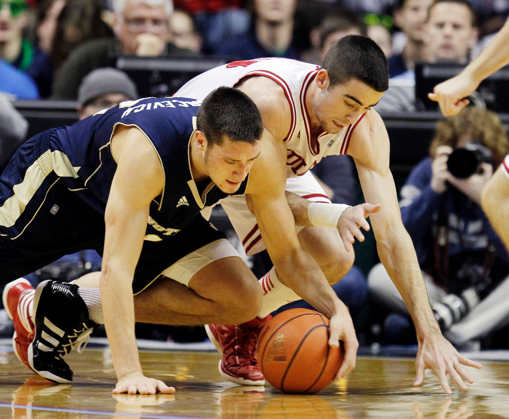 Irish Unable To Halt Streaking Hoosiers, Fall 69-58 (AP)
