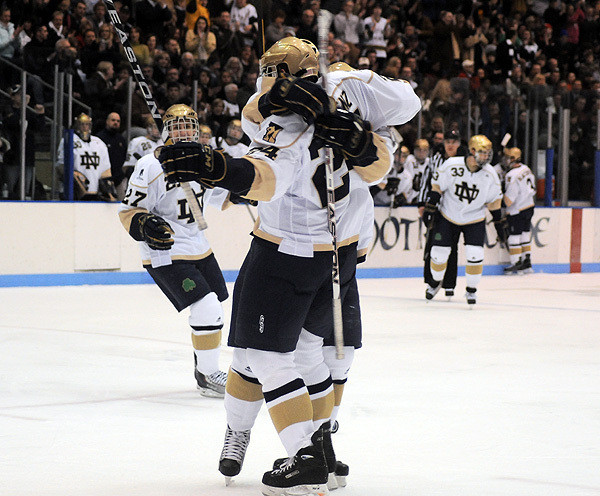 Notre Dame Hockey Awards Program Set For Sunday, April 18 The Notre Dame hockey team will gather one final time for the 2009-10 season on Sunday, April 18 for its annual awards banquet.