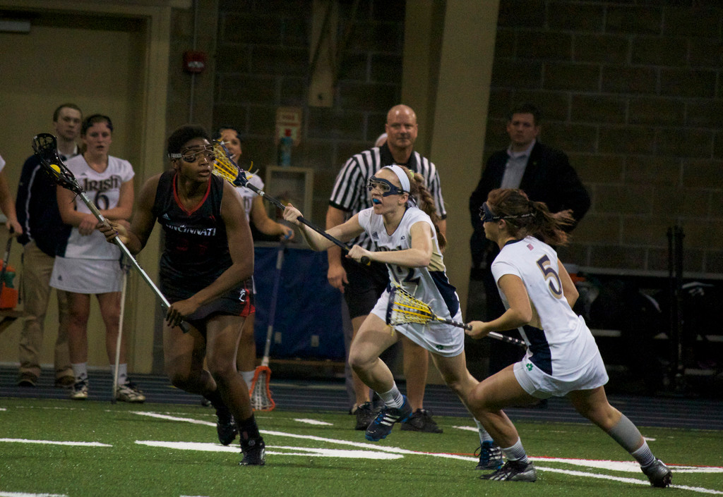 Women's Lacrosse Beats Cincinnati, 25-1