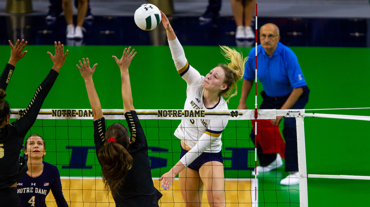 Irish Fall to Duke, 3-2 ND VB