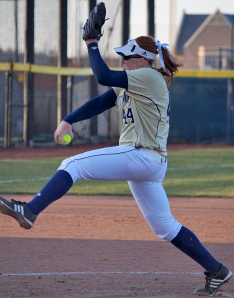 Laura Winter had a win and a save for Notre Dame during a two-game sweep of Syracuse.
