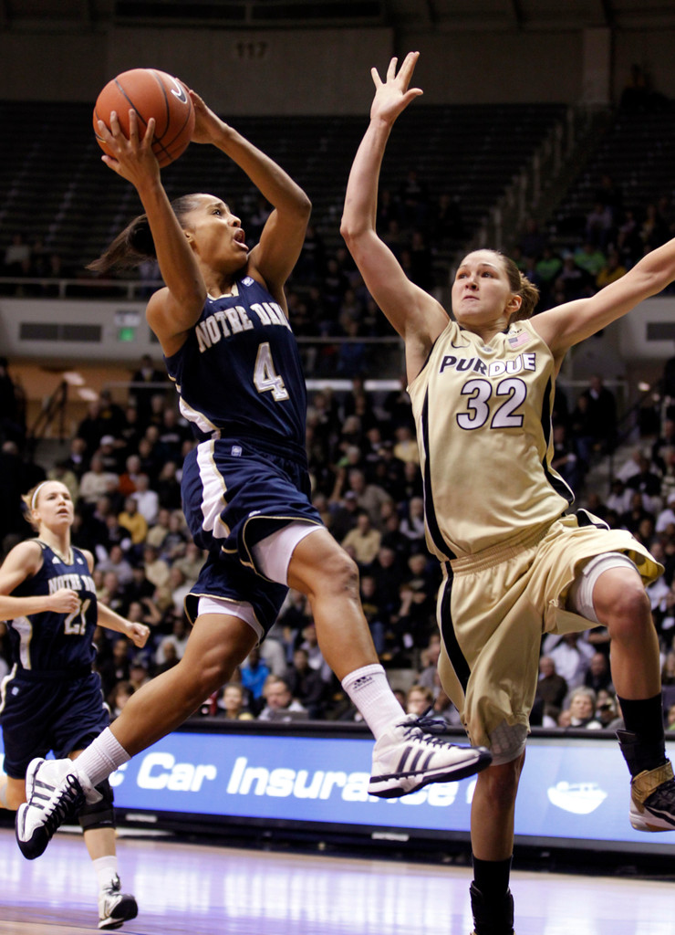 No. 3 Notre Dame Rolls Past No. 12 Purdue, 66-38 (AP)