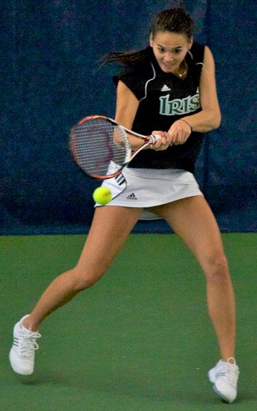 Ninth-ranked Kristy Frilling continued her early season success in singles with a straight-set victory.