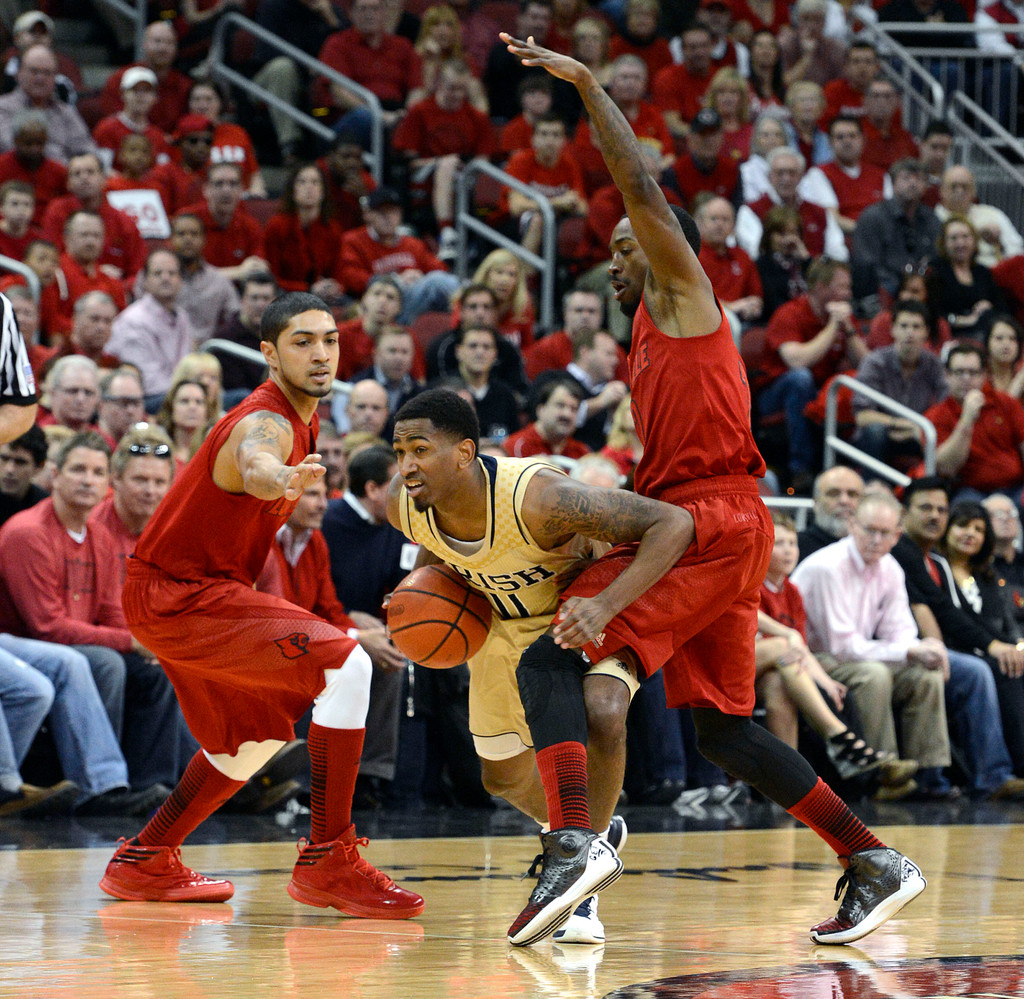 No. 24 Notre Dame Falls To No. 8 Louisville, 73-57 (AP)