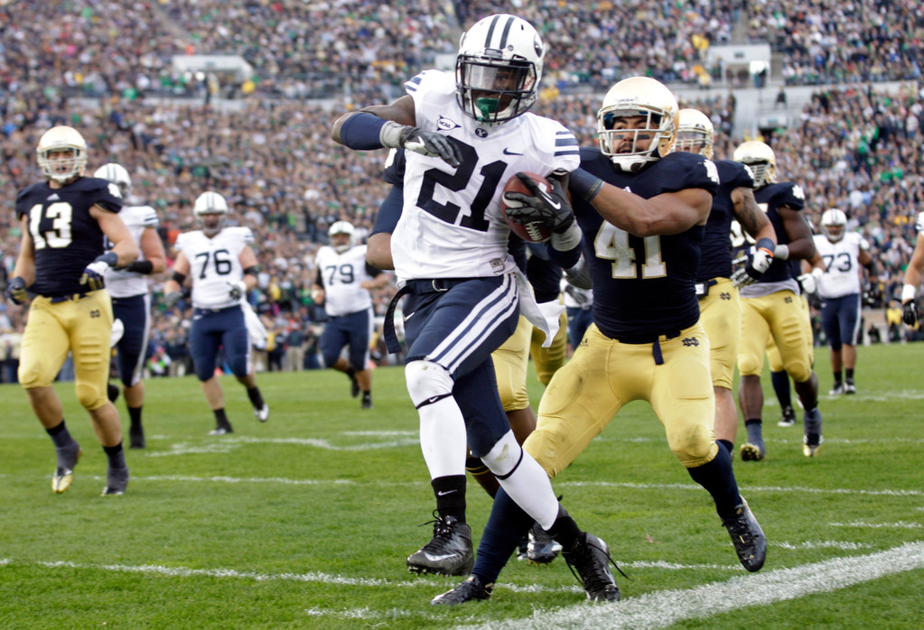No. 5 Notre Dame Remains Unbeaten, Topping BYU 17-14 (AP)