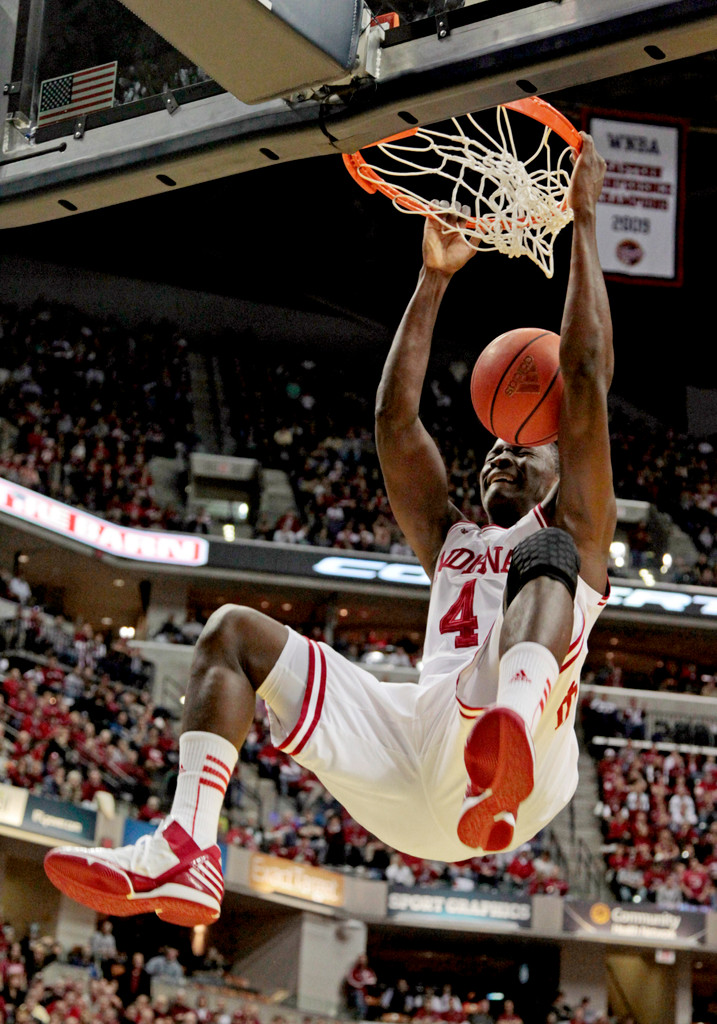 Irish Unable To Halt Streaking Hoosiers, Fall 69-58 (AP)