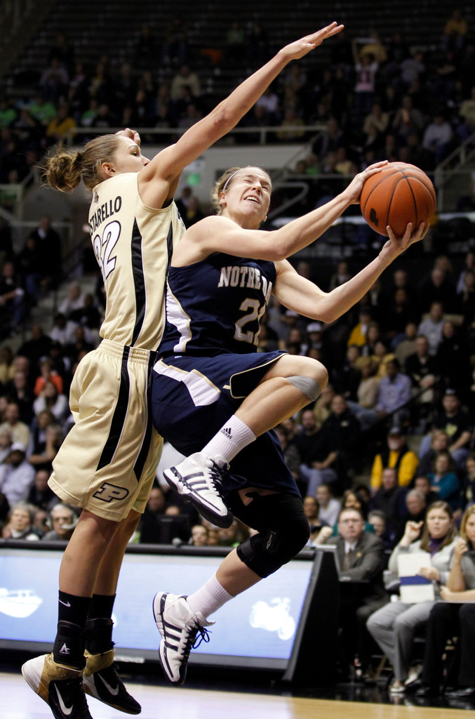 No. 3 Notre Dame Rolls Past No. 12 Purdue, 66-38 (AP)
